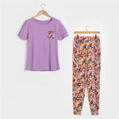 Schlafanzug mit farbenfrohem Blumenprint für 26,99€ in AVON