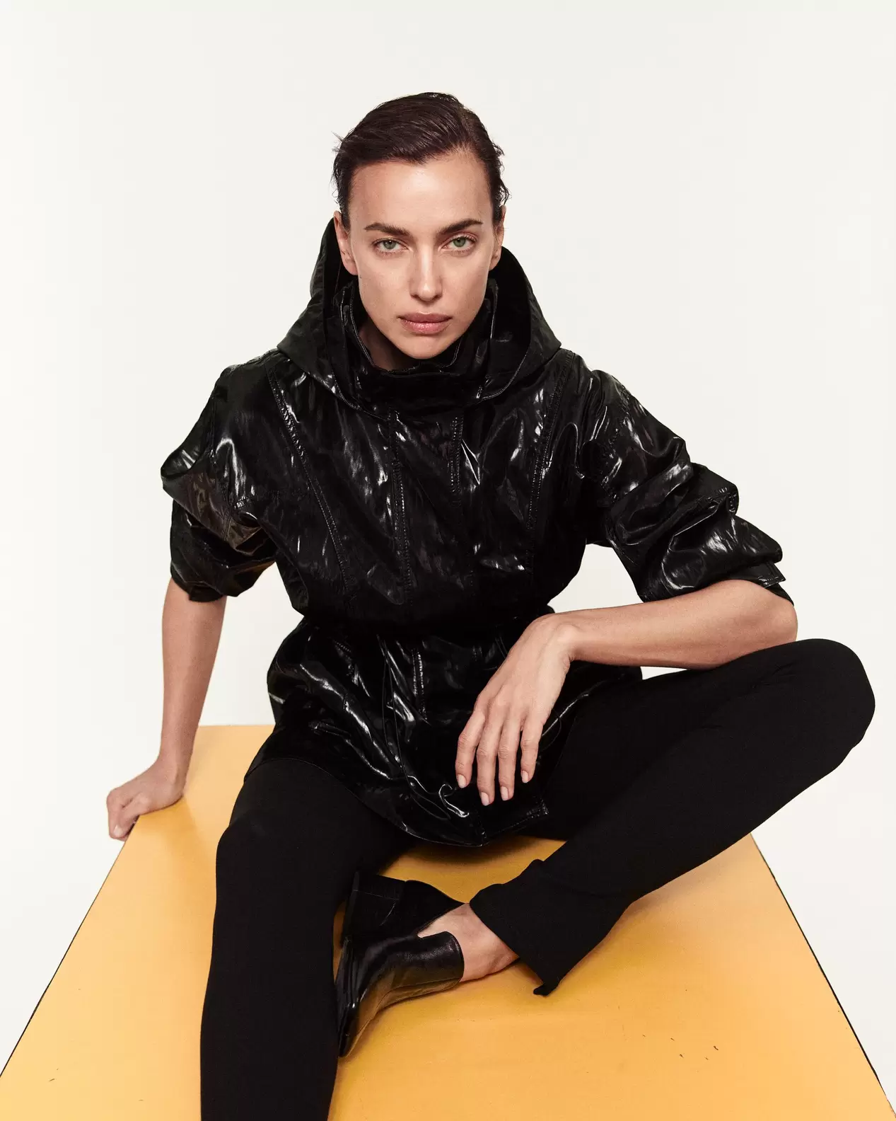 KURZE JACKE MIT KAPUZE ZW COLLECTION für 89,95€ in Zara