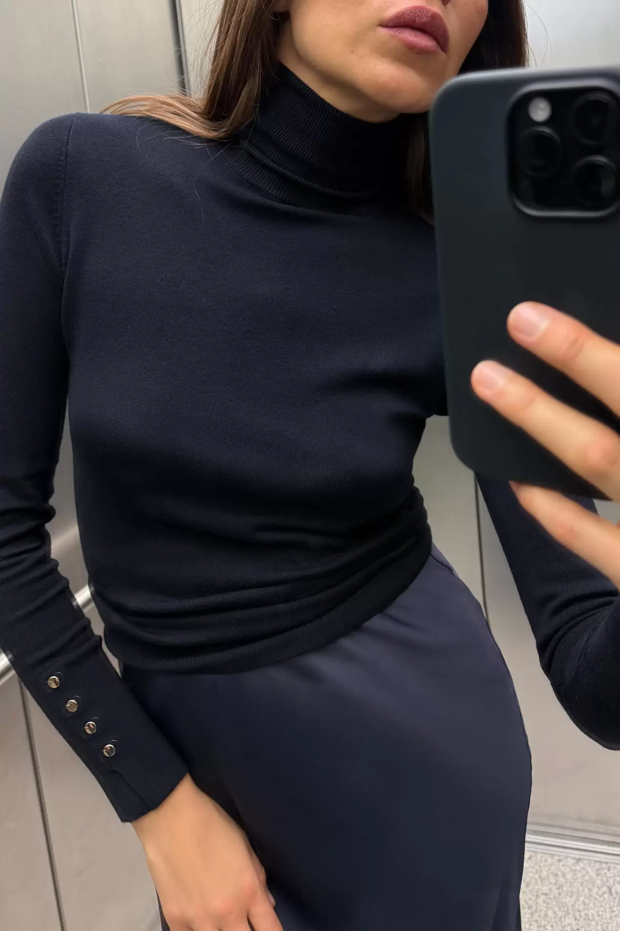 EINFARBIGER BASIC-STRICKPULLOVER für 25,95€ in Zara