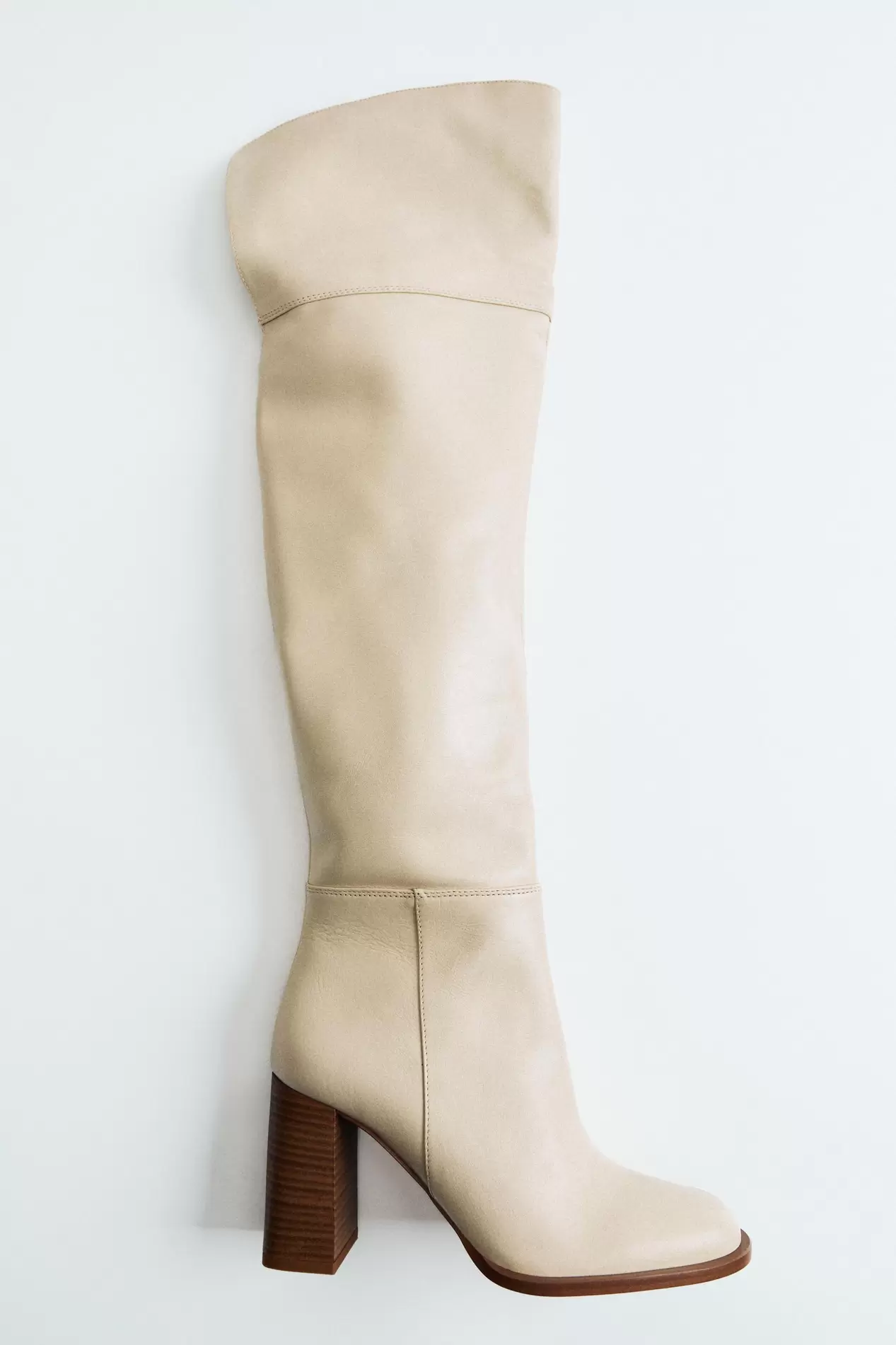 OVERKNEE-STIEFEL AUS LEDER MIT ABSATZ für 159€ in Zara