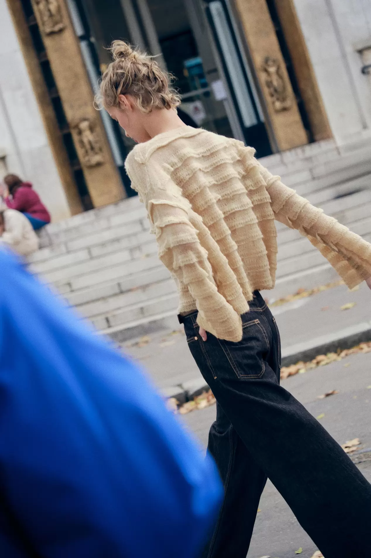 STRICKPULLOVER MIT VOLANT für 39,95€ in Zara