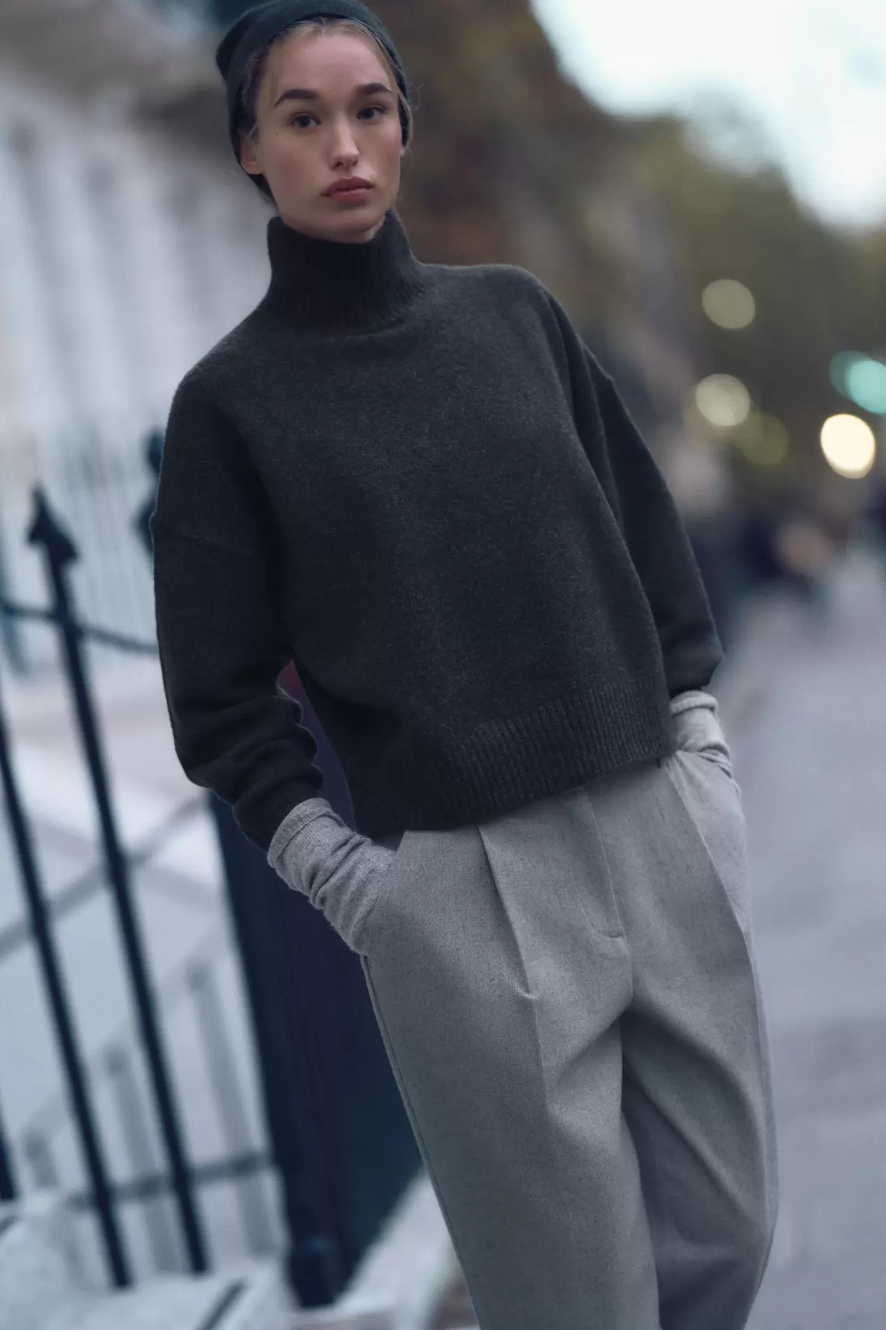 WEICHER BASIC-STRICKPULLOVER für 32,95€ in Zara