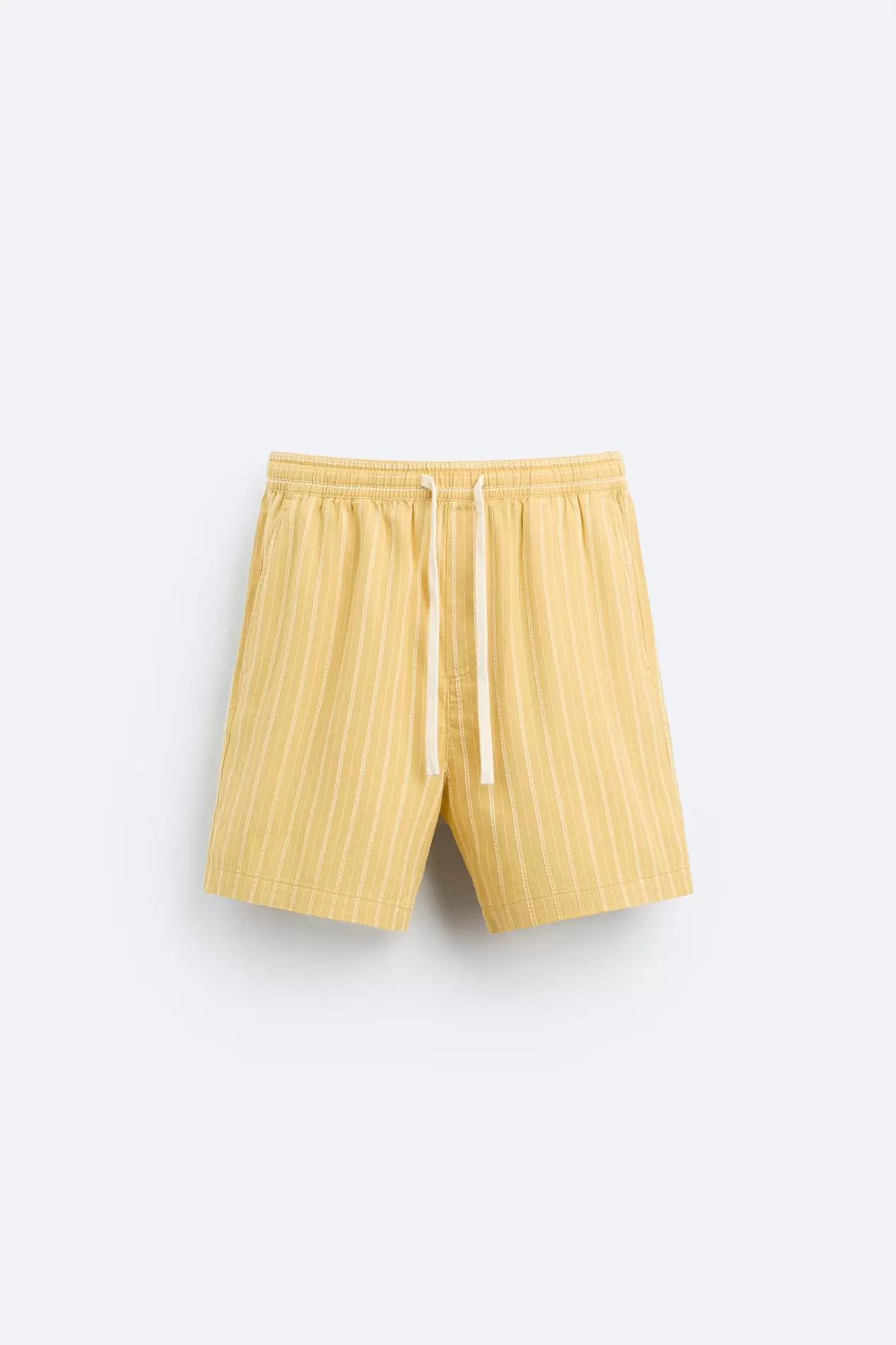 GESTREIFTE BERMUDASHORTS für 9,99€ in Zara