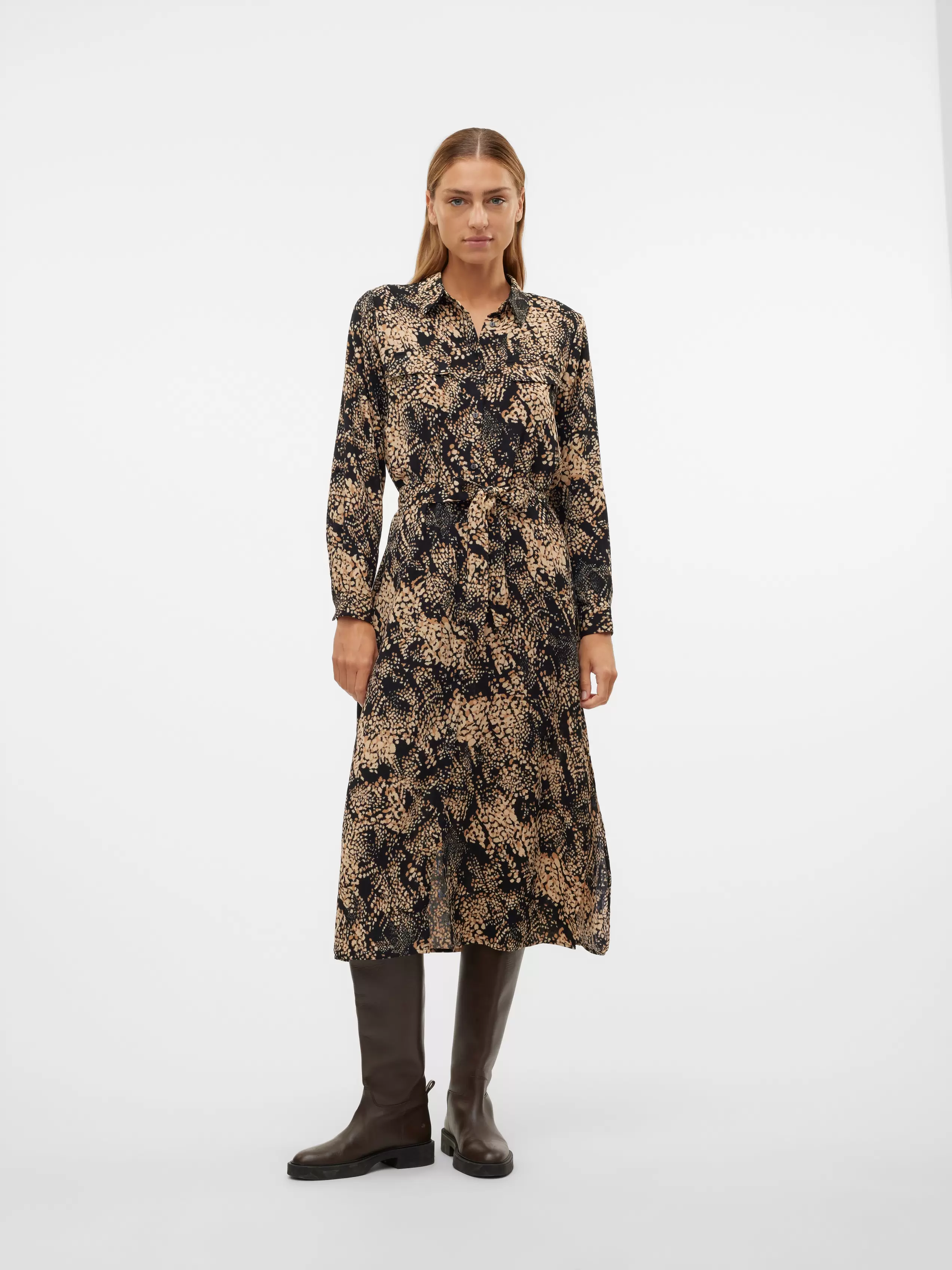 VMOFREYA Langes Kleid für 59,99€ in Vero Moda