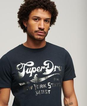 Workwear T-Shirt mit Metallic-Grafik für 44,99€ in Superdry