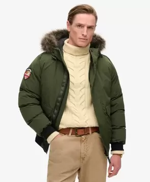 Everest Bomberjacke mit Kunstfellbesatz für 179,99€ in Superdry