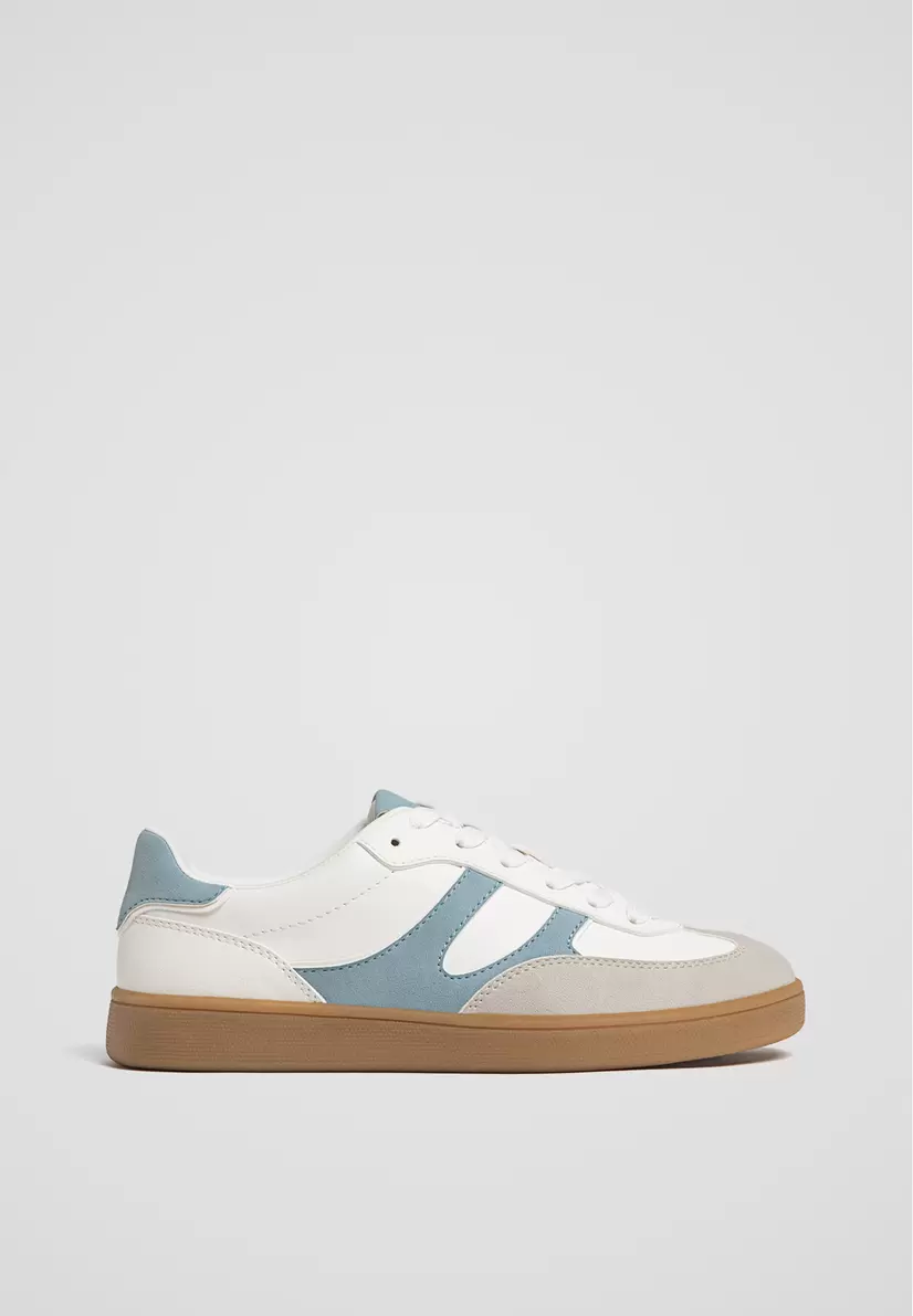 Casual-Sneaker im Retrolook für 29,99€ in Stradivarius