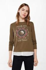 Sweatshirt „Follow your kind spirit“ für 19,99€ in Springfield