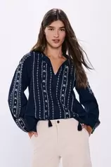 Boho-Bluse mit bestickten Bordüren für 17,99€ in Springfield