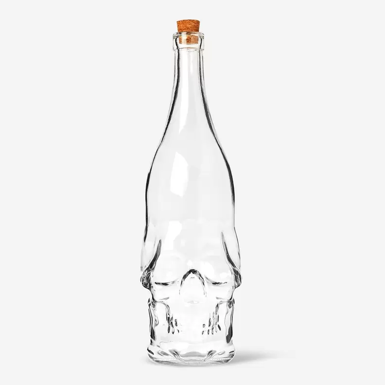 Glasflasche in Totenkopfform - 970 ml für 3€ in Flying Tiger