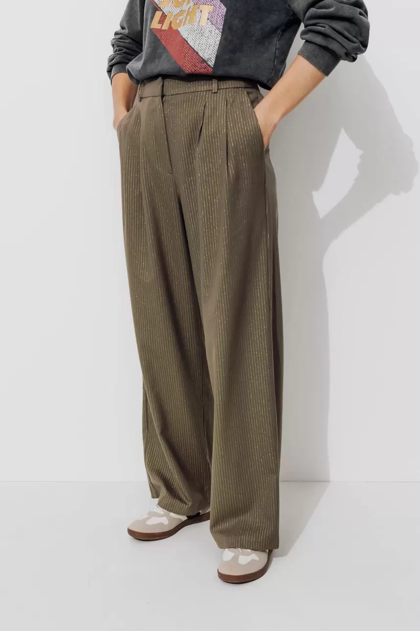 BILLY pantalon rayé irisé für 42,99€ in promod