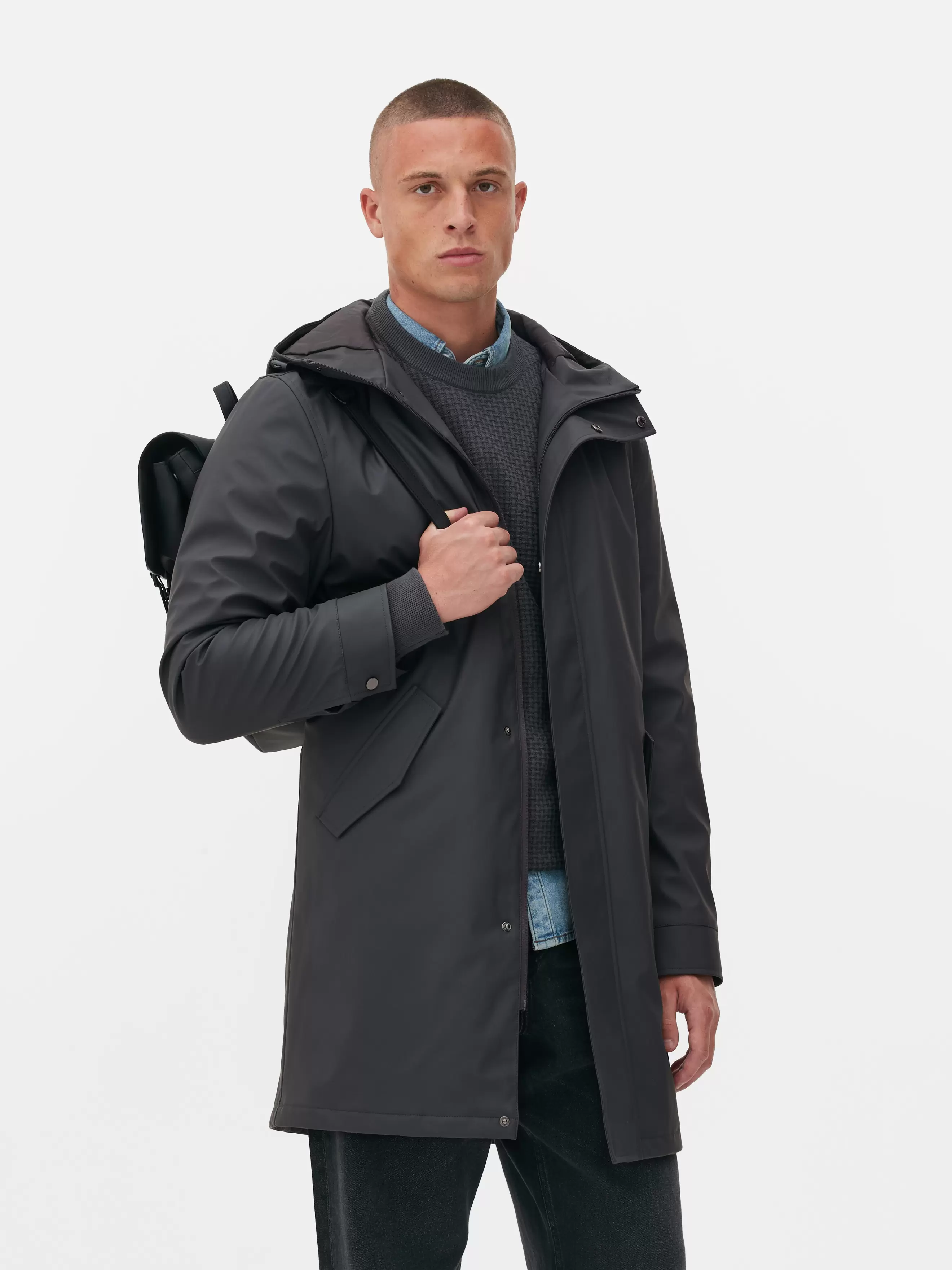 Gummierter Parka mit Kapuze für 30€ in Primark