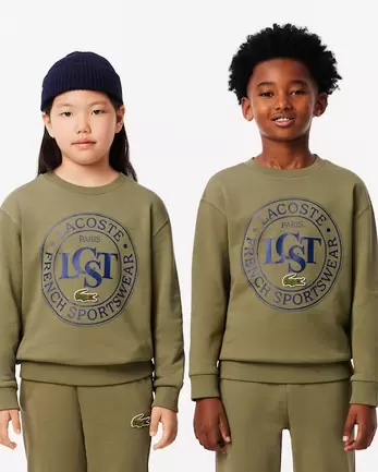 Sweatshirt mit Badge in Kontrastfarbe für 80€ in Lacoste