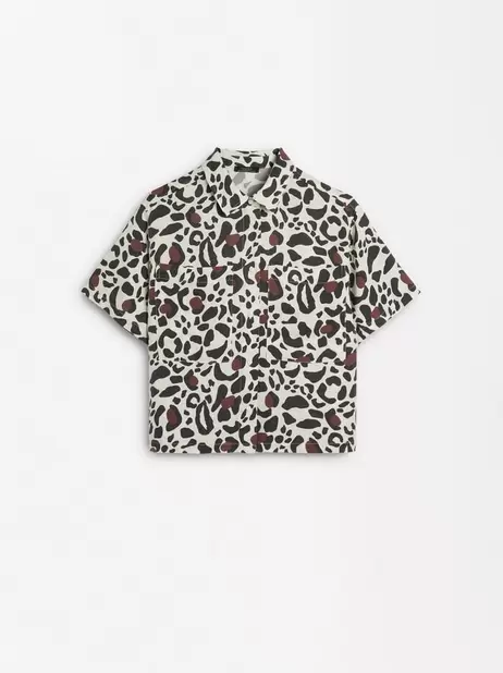 Short Sleeve Leopard Print Shirt für 39,99€ in Parfois