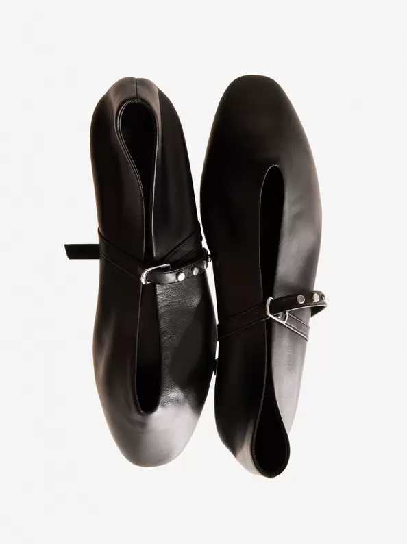 Leather Ballet Flats With Studs für 49,99€ in Parfois