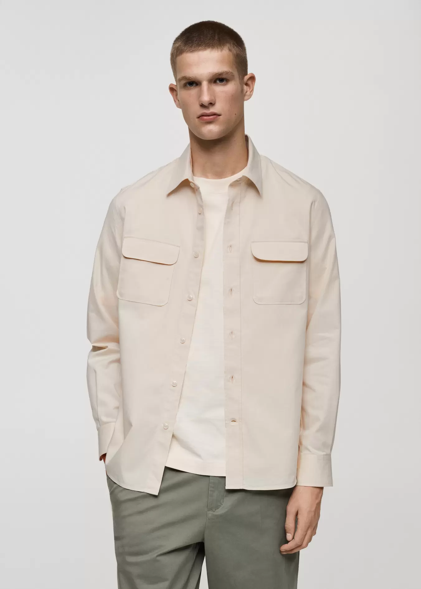 Overshirt aus Baumwoll-Twill mit Taschen für 49,99€ in Mango