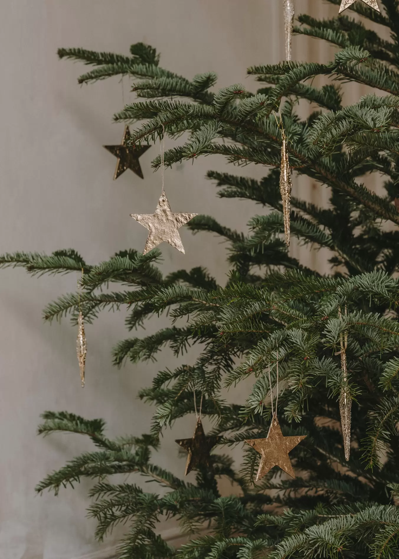 Weihnachtsbaumschmuck Tropfen-Design für 12,99€ in Mango