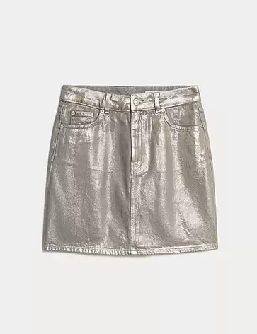 Minirock aus Denim mit Metallic-Effekt und Folienmuster für 51€ in Marks & Spencer