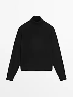 Wool blend turtleneck sweater für 59,95€ in Massimo Dutti